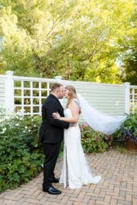 What does an elopement wedding veil look like?